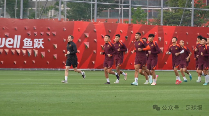 专业成为玩家们享受游戏的欢乐之地。服务